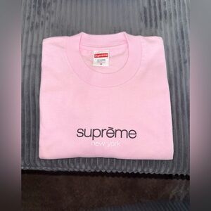 Supreme Classic Logo New York Tee Shirt in Light Pink, short sleeve